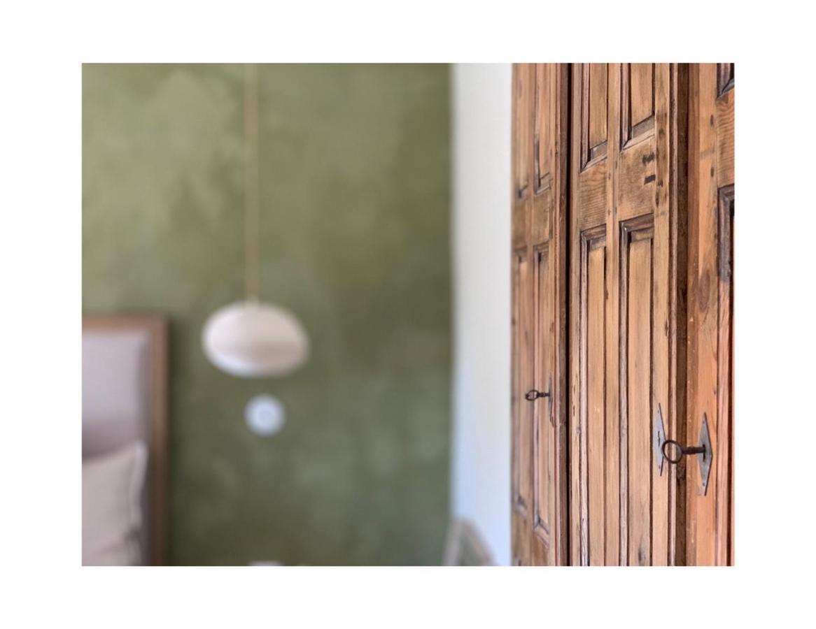 キュキュロン Les Jardins De Sitaara Bed & Breakfast エクステリア 写真